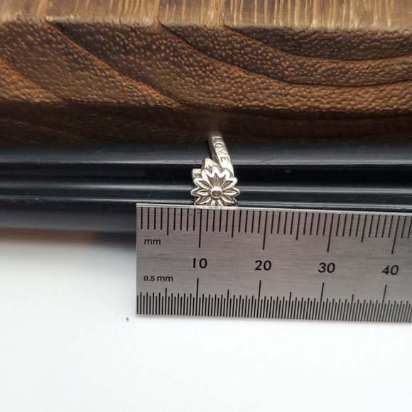 Size 5.5 925 Sterling Silver Love Waits Flower Ring - Picture 7 of 8